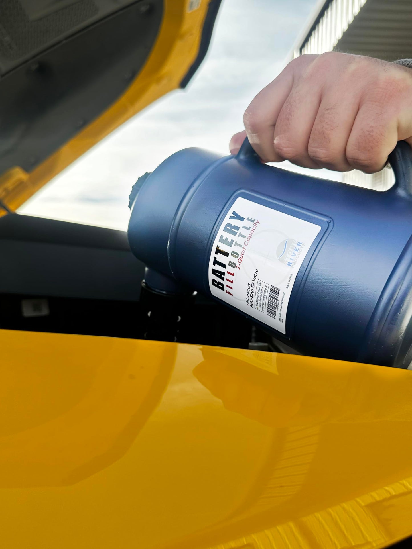 Heavy Duty Battery Filler With Auto Shut And Drip-Free Valve | 2-Quart Capacity Fast And Extra Safe. Battery Filler Bottle For Golf Cart And Automotive Tools. Avoid The Mess When Serving Your Units